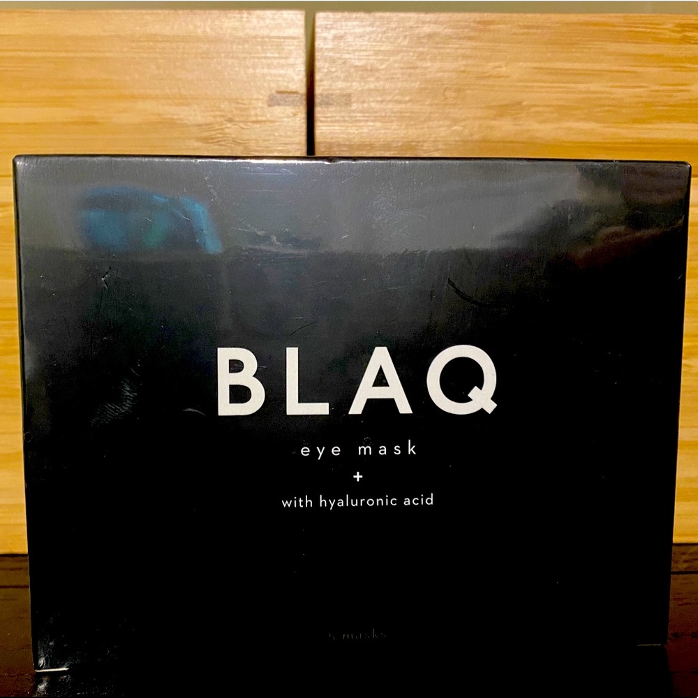 Blah eye mask with hyaluronic acid